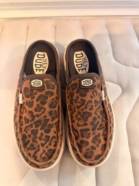HEYDUDE Austin Lift Classic Brown Leopard Platform Mules Women's Size 7